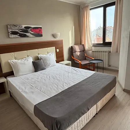Private Trakiets Къща за гости 2*